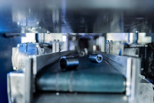 Produktion – © MAYRHÖNES Metallumformung GmbH